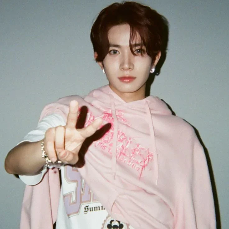 Heeseung gallery image