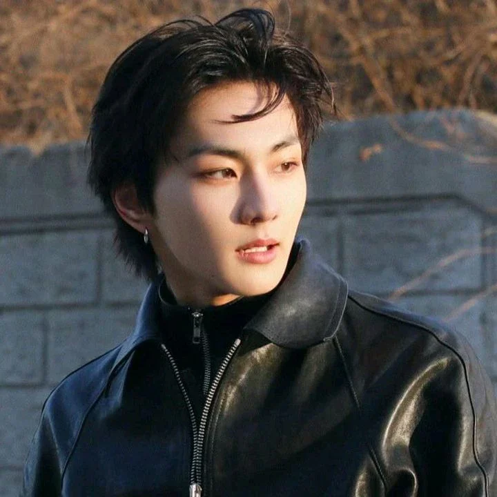 Jungwon gallery image