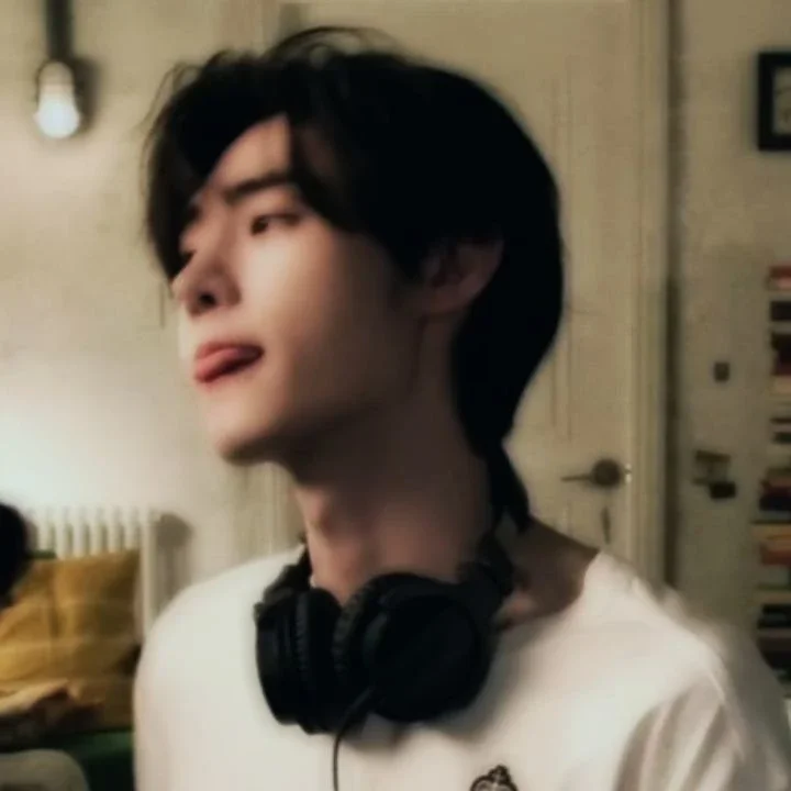 Sunghoon gallery image