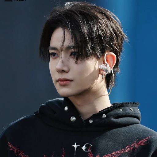 Heeseung gallery image