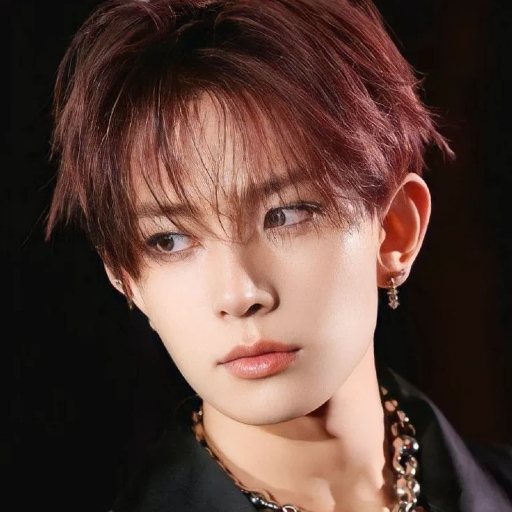 Heeseung gallery image