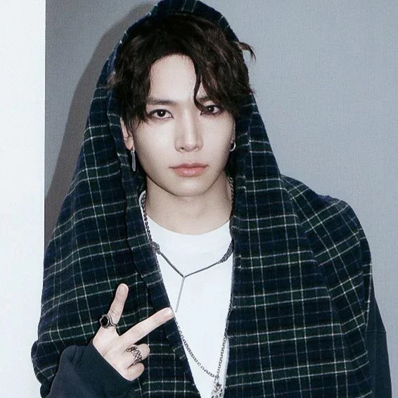 Heeseung gallery image