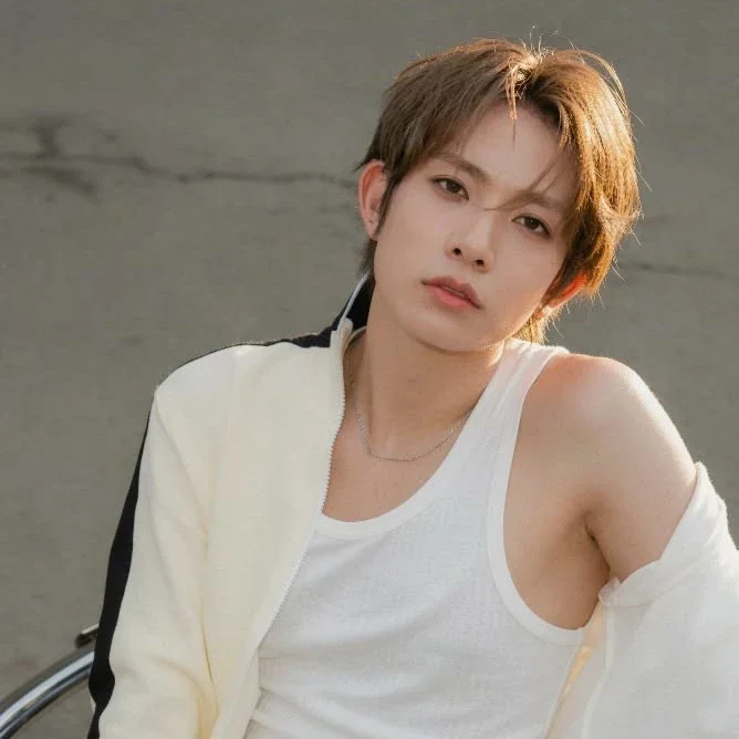 Heeseung gallery image
