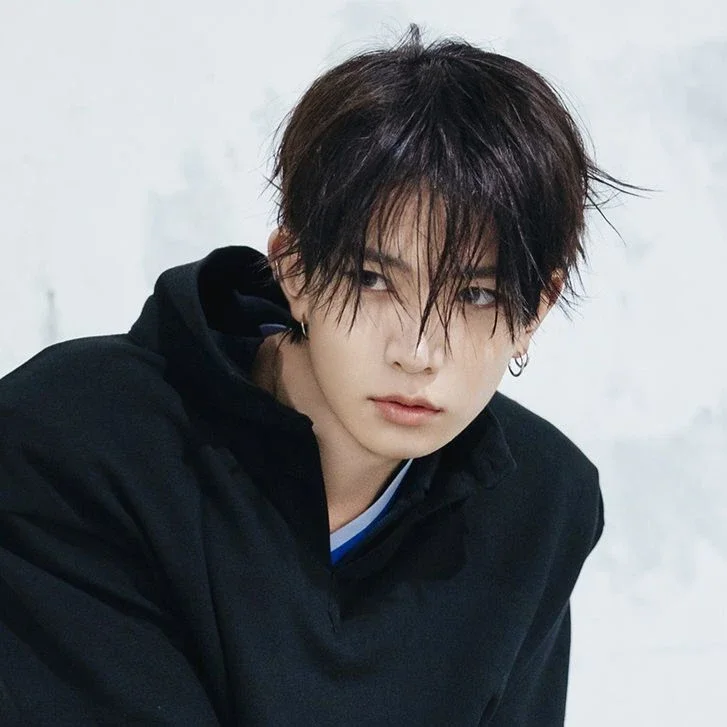 Heeseung gallery image
