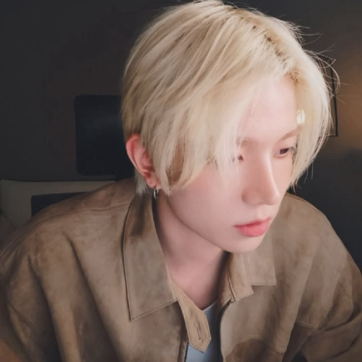 Heeseung gallery image