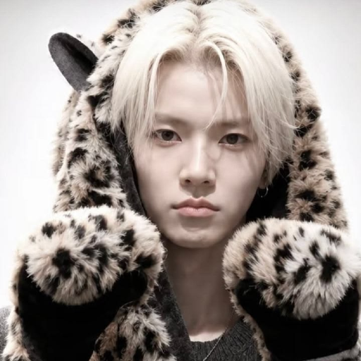 Heeseung gallery image