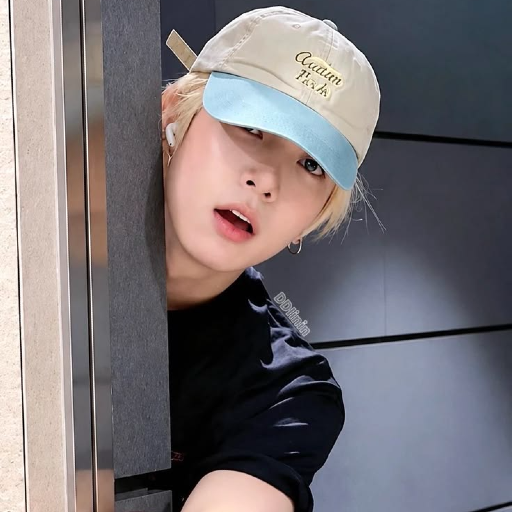 Heeseung gallery image