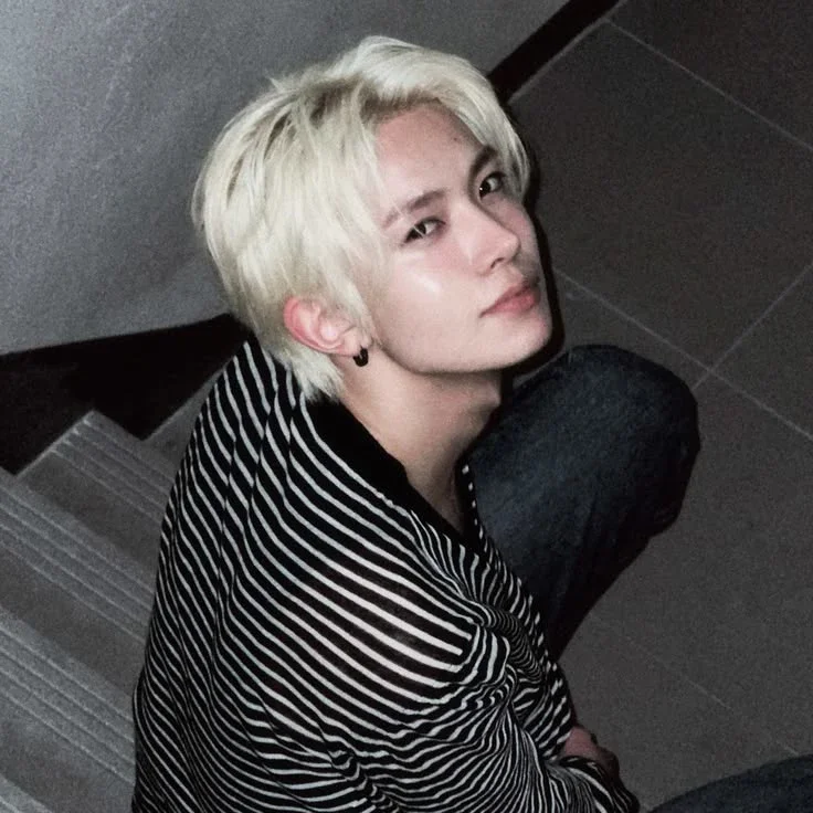 Heeseung gallery image