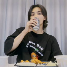 Jeonghan gallery image