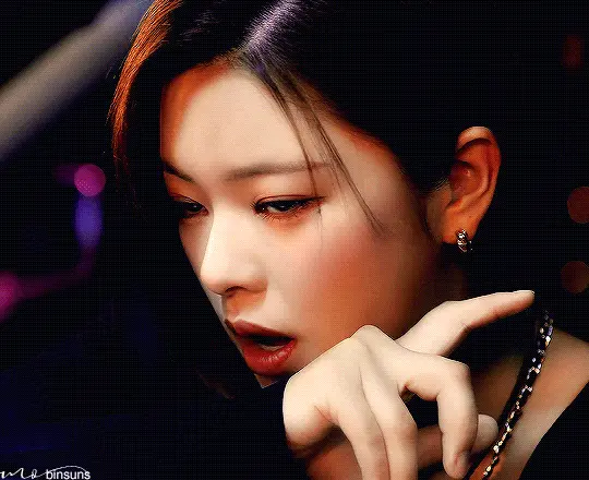 Jeongyeon gif