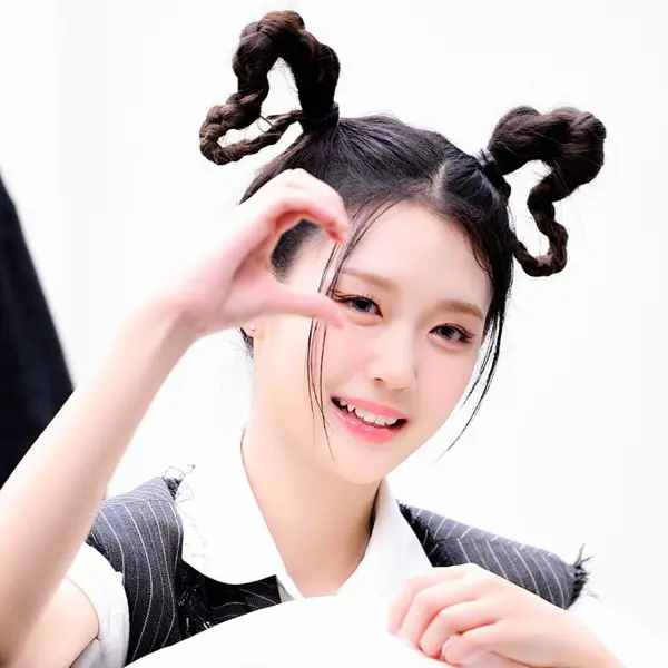 Gong YuBin gallery image