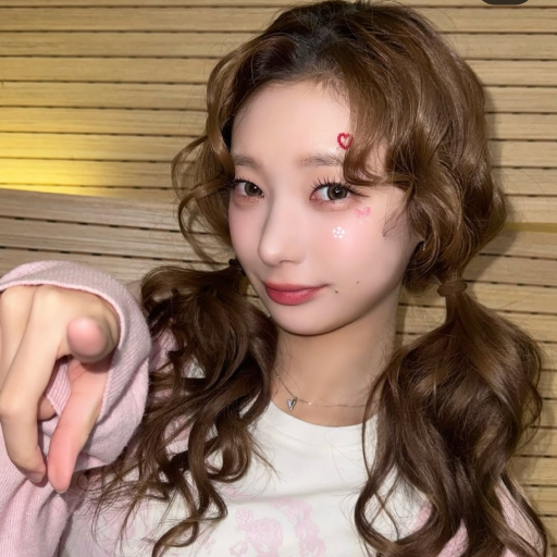 Hyerin gallery image