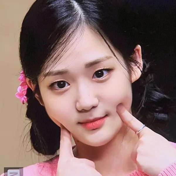 Yoon SeoYeon gallery image