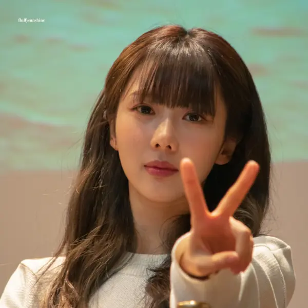 Yoohyeon gallery image