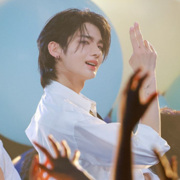 Hikaru gallery image