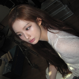 Sullyoon gallery image