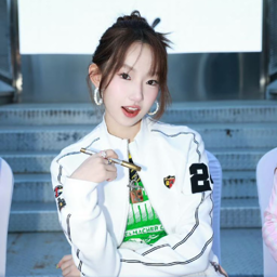 Long Yunzhu gallery image