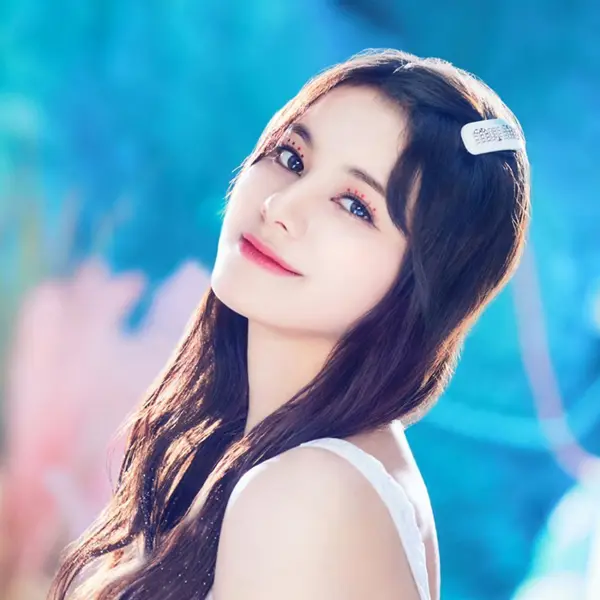 Nina gallery image