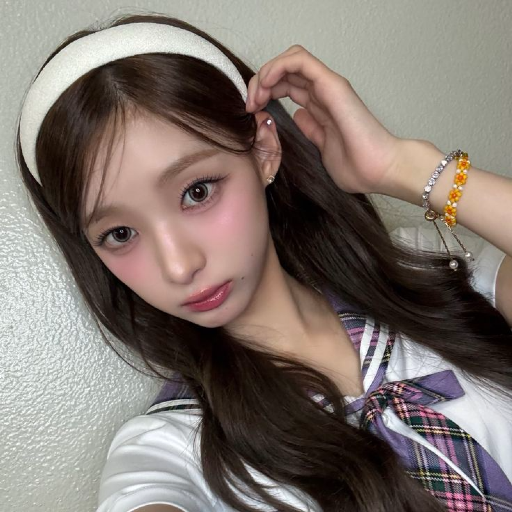 Hyerin gallery image