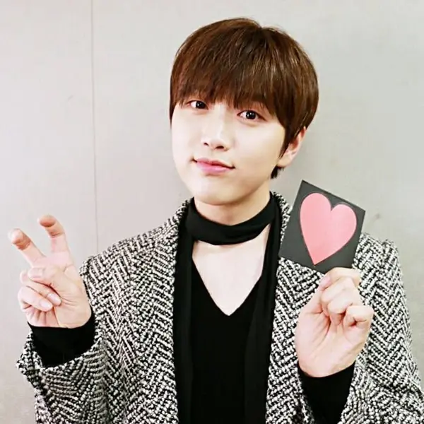Gambar galeri Lee Junghwan