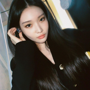 Chungha gallery image