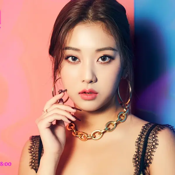 Seungyeon gallery image