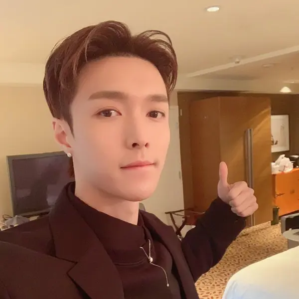 Lay Zhang gallery image