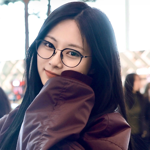 Tzuyu gallery image
