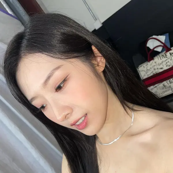 HaSeul gallery image
