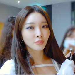 Chungha gallery image