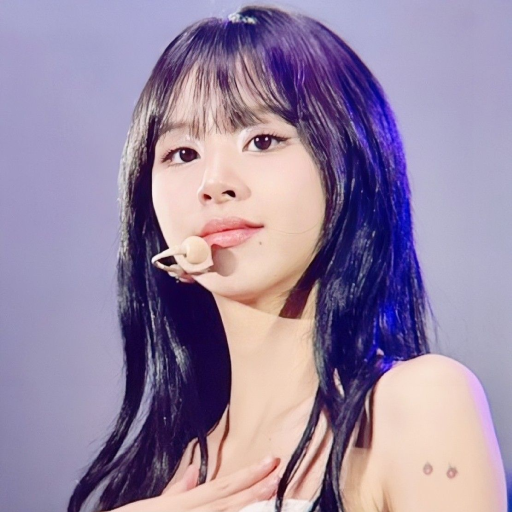 Chaeyoung gallery image
