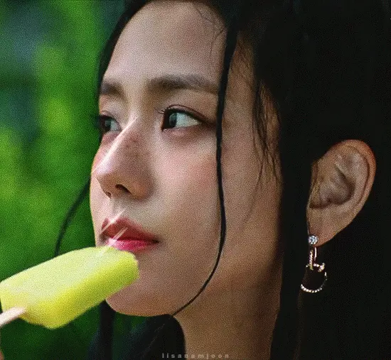 Jisoo gif