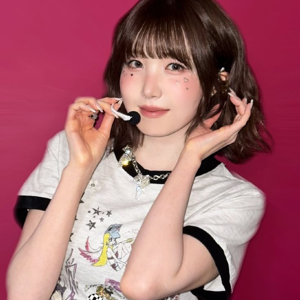 Hitomi gallery image