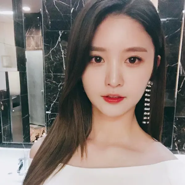 Jeonghwa gallery image