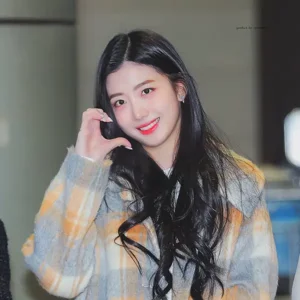 Yuju gallery image