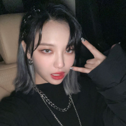 Moon Sua gallery image