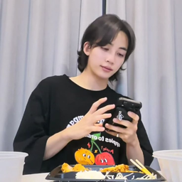 Jeonghan gallery image