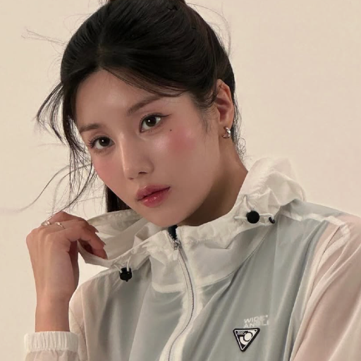 Eunbi gallery image