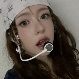 Chanelle Moon gallery image