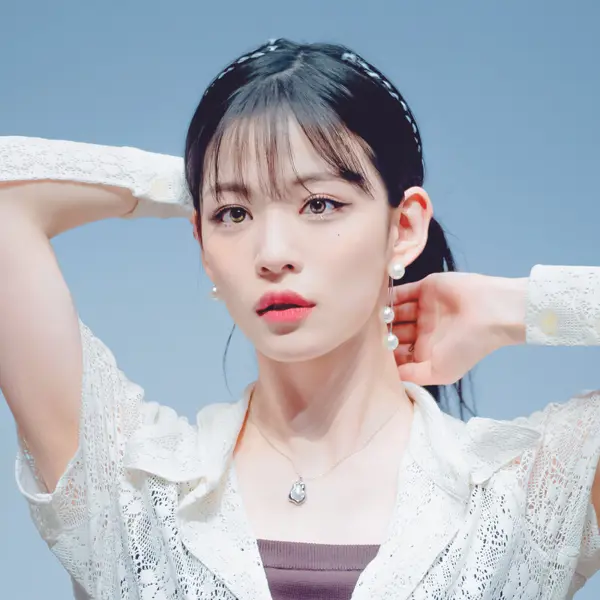 Chaeyoung gallery image