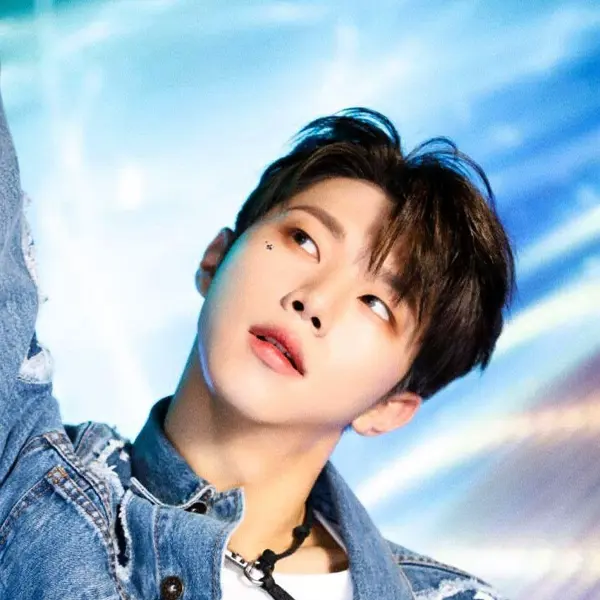 Hyunwoo gallery image