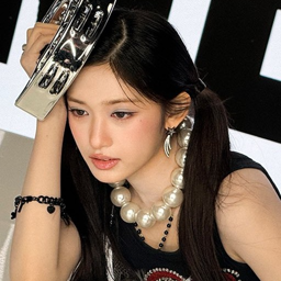 Leeseo gallery image