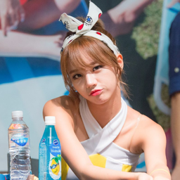 Hyeri gallery image