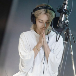 Jeonghan gallery image