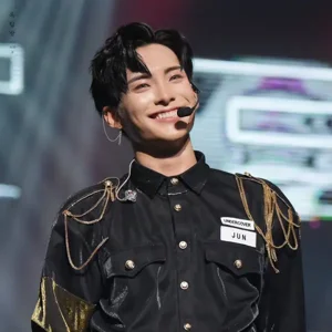 Junhee gallery image