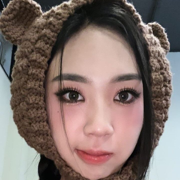 Lee Young-ji  gallery image