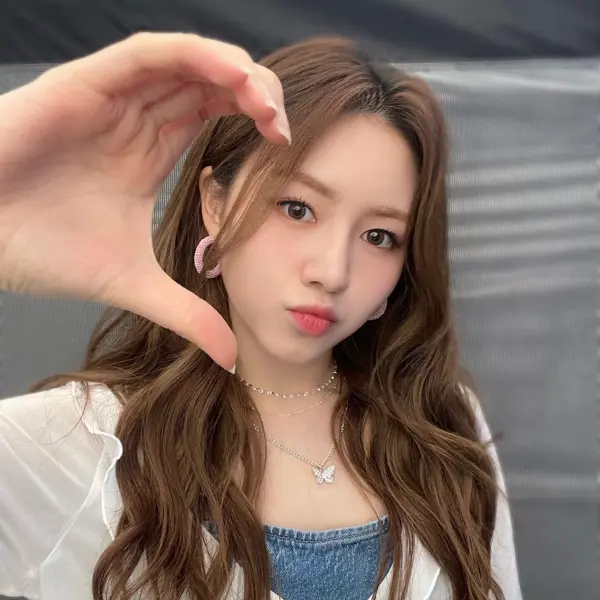 Dahyun gallery image