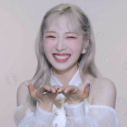 HaSeul gallery image