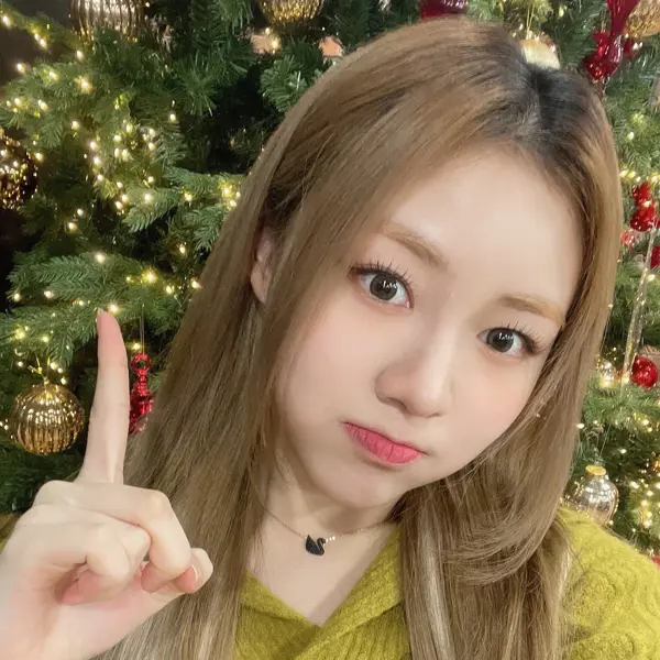 Dahyun gallery image