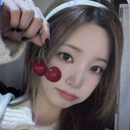 Yeonhee gallery image